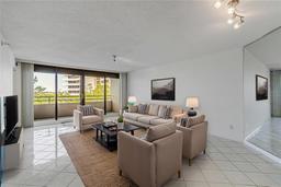 Picture of 5940 Pelican Bay Plaza S Unit 504, Gulfport, FL 33707