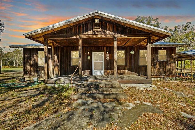 Picture of 135 NE 306Th Avenue, Old Town FL 32680