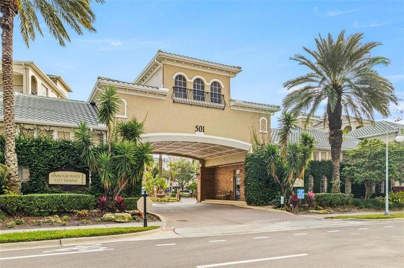 Picture of 501 Knights Run Avenue Unit 1302, Tampa FL 33602