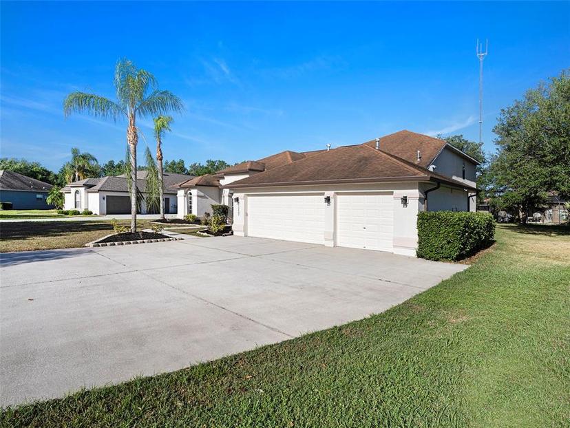 Picture of 12402 Creek Edge Drive, Riverview FL 33579