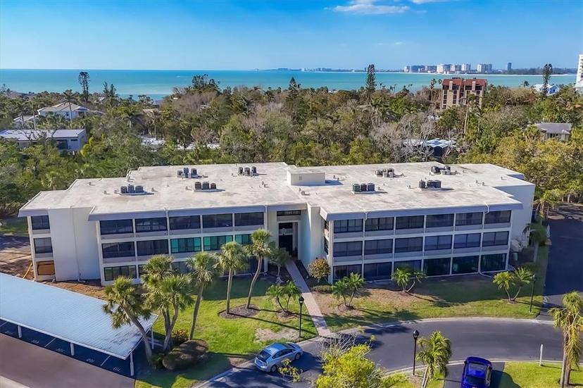 Picture of 225 Hourglass Way Unit 306, Sarasota FL 34242