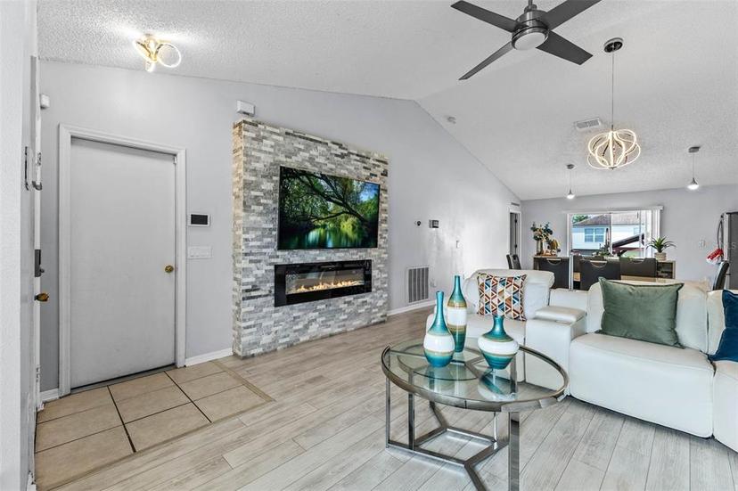 Picture of 1942 N Portillo Drive, Deltona FL 32738
