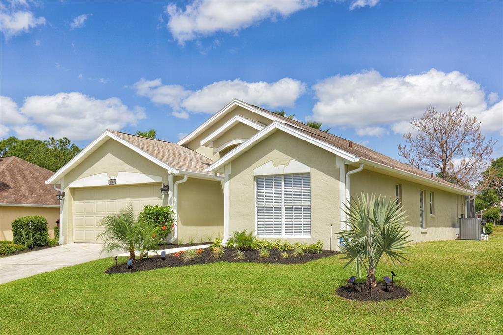 Picture of 1942 Bermuda Pointe Drive, Haines City, FL 33844