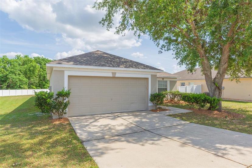 Picture of 7939 Merchantville Circle, Zephyrhills FL 33540