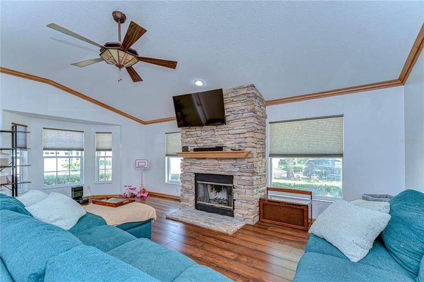 Picture of 2927 Hickory Grove Drive, Valrico FL 33596