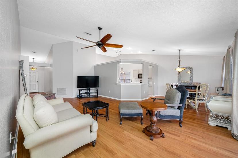 Picture of 1610 Navigator Lane, Tarpon Springs FL 34689