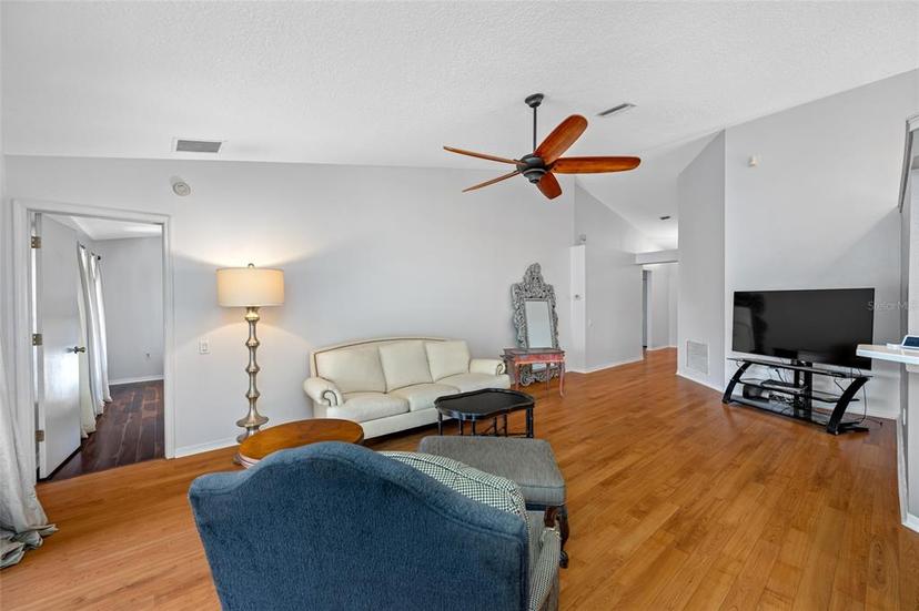 Picture of 1610 Navigator Lane, Tarpon Springs FL 34689
