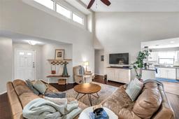 Picture of 13308 Kearney Way, Tampa, FL 33626