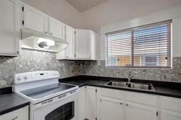 Picture of 6414 N Central Avenue, Tampa, FL 33604