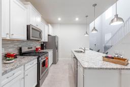 Picture of 7352 Oakmoss Loop, Davenport, FL 33837