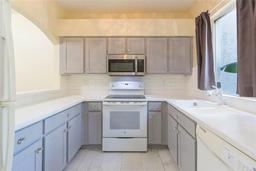 Picture of 18236 Paradise Point Drive, Tampa, FL 33647