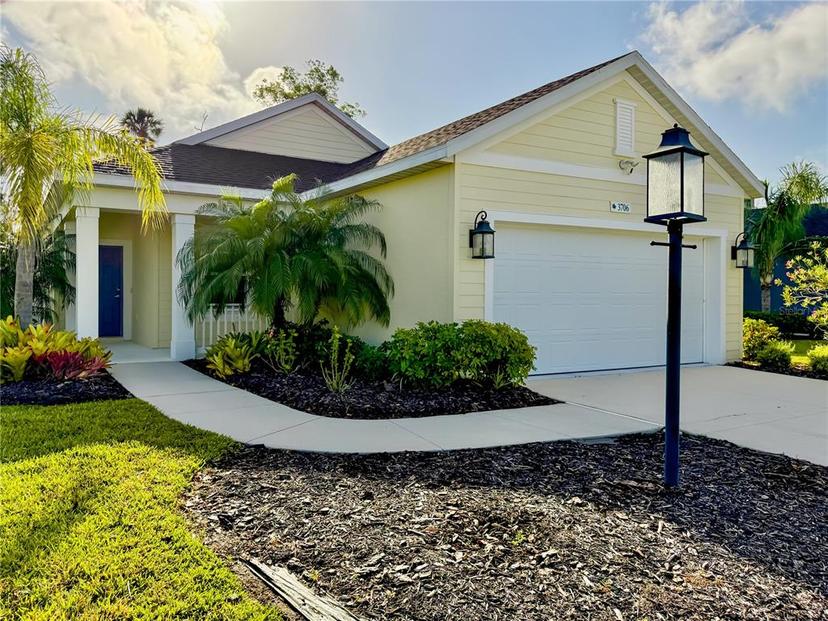 Picture of 3706 Shimmering Oaks Drive, Parrish FL 34219