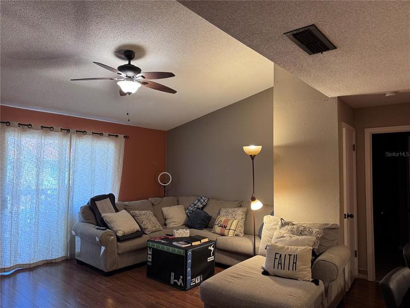 Picture of 9481 Highland Oak Drive Unit 715, Tampa FL 33647