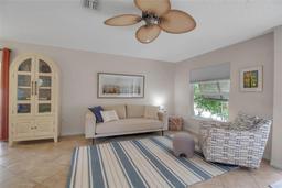 Picture of 721 N Jefferson Avenue Unit 721, Sarasota, FL 34237