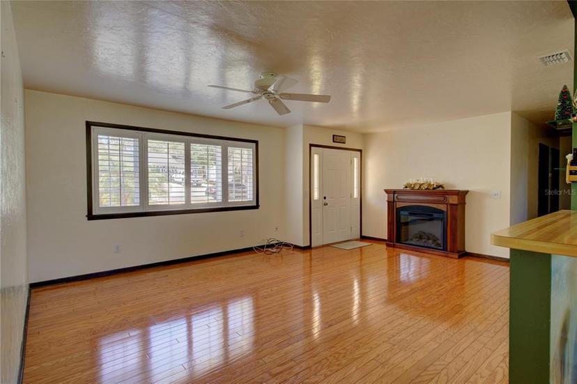 Picture of 39845 Sunburst Drive, Dade City FL 33525