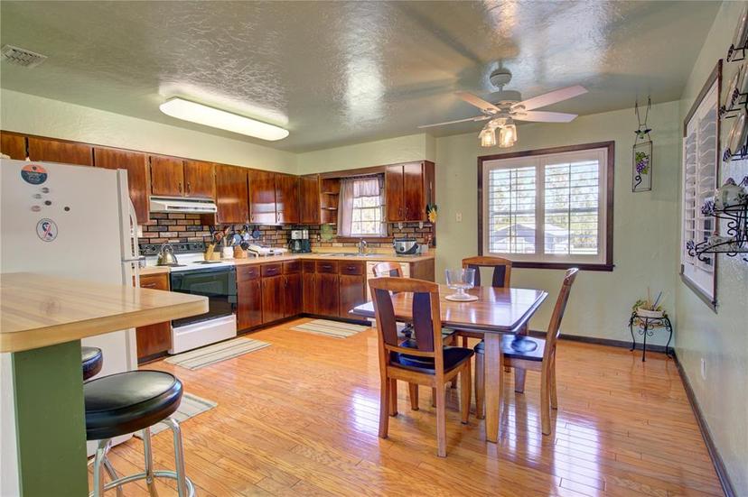 Picture of 39845 Sunburst Drive, Dade City FL 33525