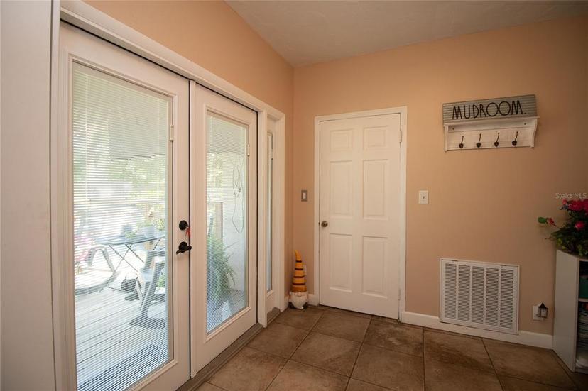 Picture of 2132 40Th Avenue N, St Petersburg FL 33714