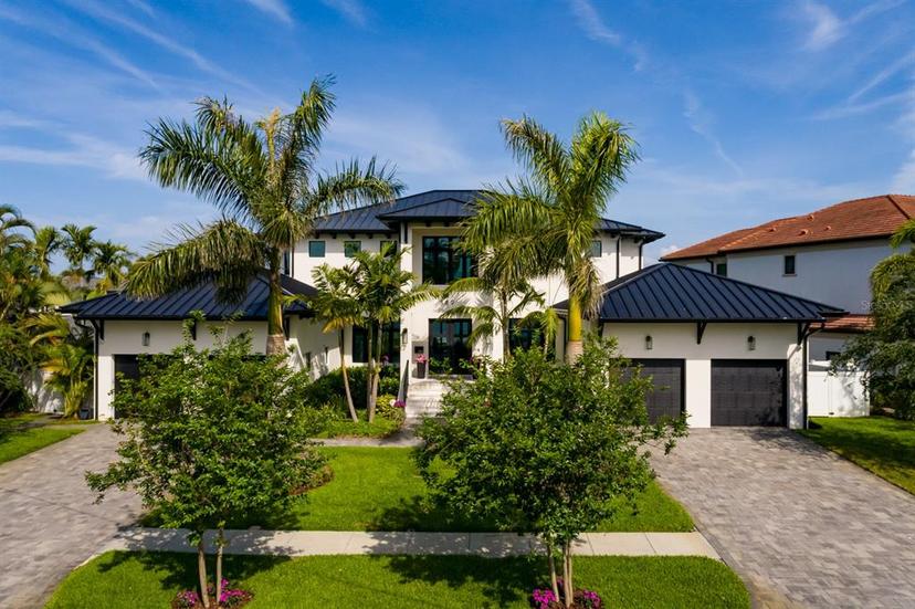 Picture of 389 Bayview Drive Ne, St Petersburg FL 33704
