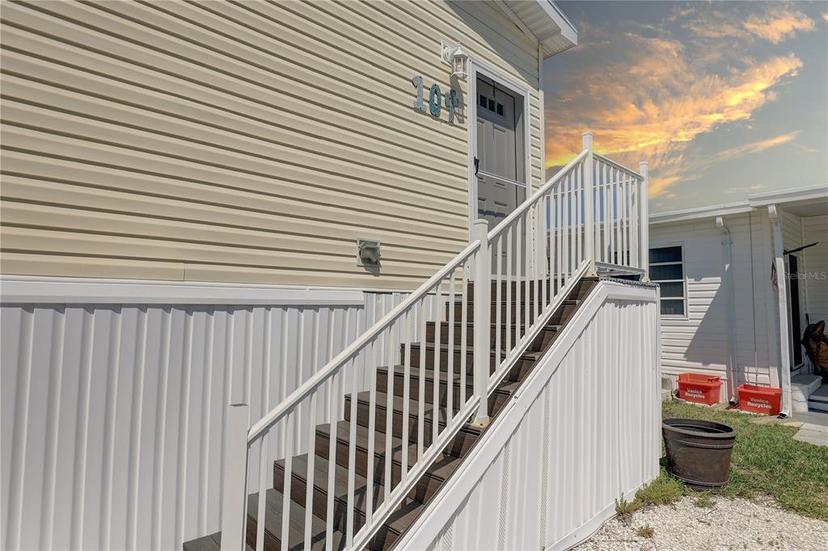 Picture of 104 1St Avenue, Venice FL 34285