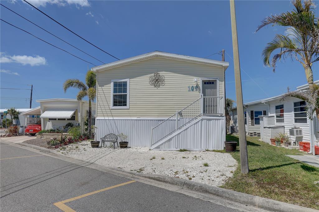 Picture of 104 1St Avenue, Venice, FL 34285