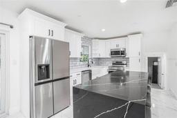 Picture of 6808 Mornay Court, Tampa, FL 33615