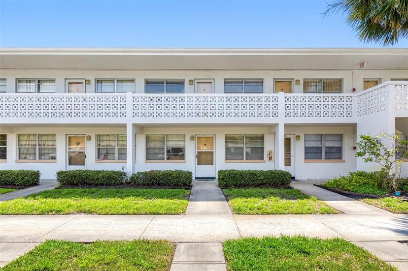 Picture of 1000 79Th Avenue N Unit 211, St Petersburg FL 33702