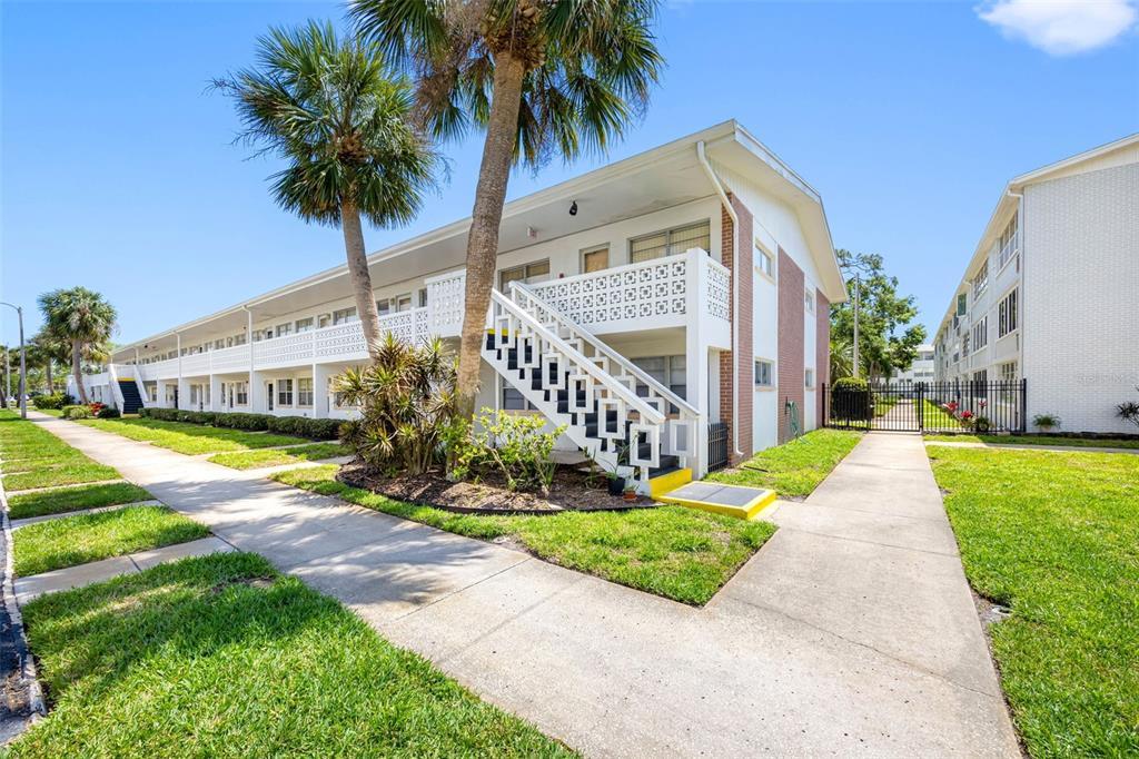 Picture of 1000 79Th Avenue N Unit 211, St Petersburg, FL 33702