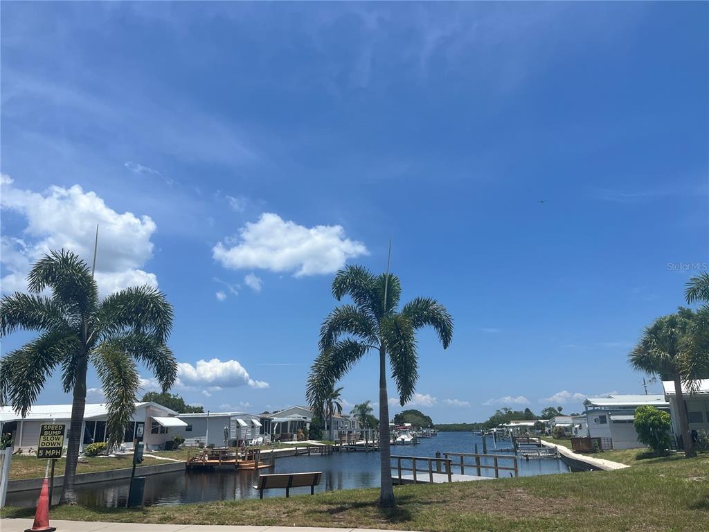 Picture of 6926 Americana Drive Ne Unit 134, St Petersburg, FL 33702