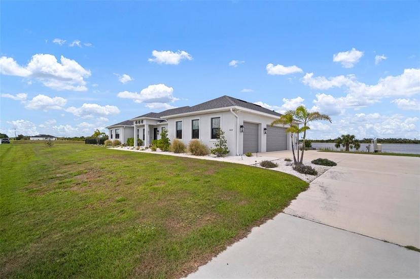 Picture of 3409 Gulf City Road, Ruskin FL 33570