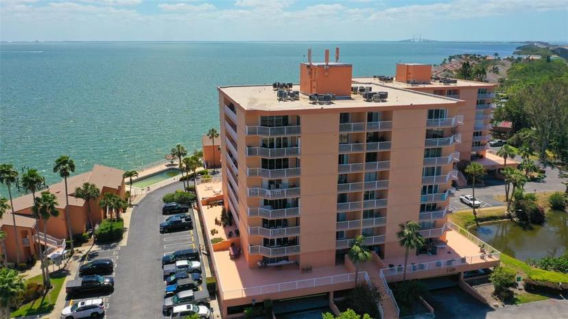 Picture of 7432 Sunshine Skyway Lane S Unit 406, St Petersburg FL 33711