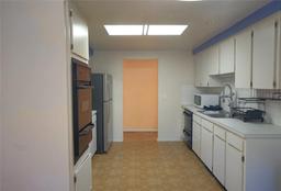 Picture of 9151 Fairweather Drive, Largo, FL 33773