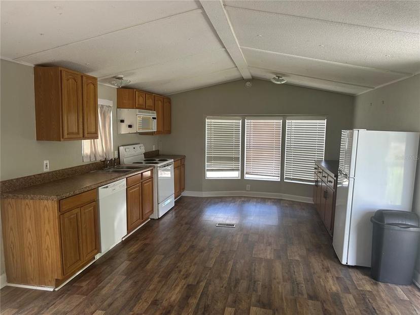 Picture of 325 Pine Avenue, Polk City FL 33868