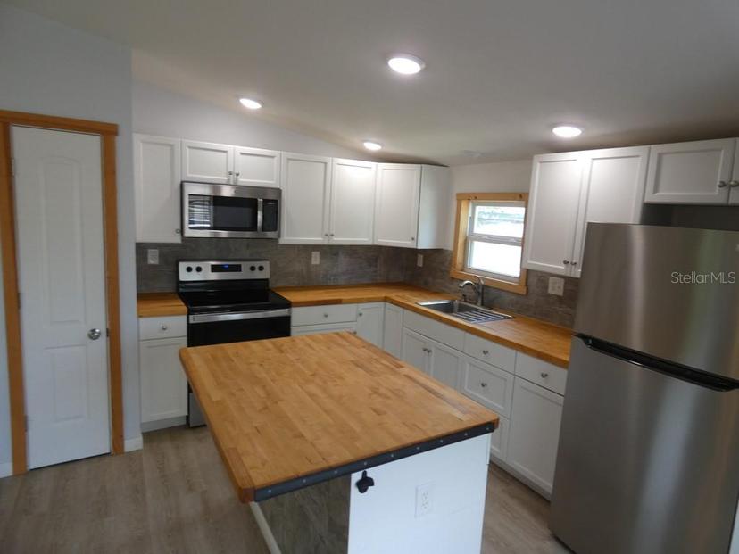 Picture of 6307 20Th Street, Zephyrhills FL 33542