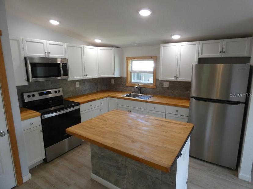 Picture of 6307 20Th Street, Zephyrhills FL 33542