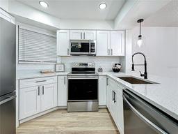 Picture of 6908 Stones Throw Circle N Unit 10205, St Petersburg, FL 33710