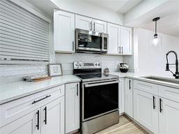 Picture of 6908 Stones Throw Circle N Unit 10205, St Petersburg, FL 33710