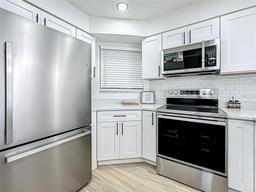 Picture of 6908 Stones Throw Circle N Unit 10205, St Petersburg, FL 33710