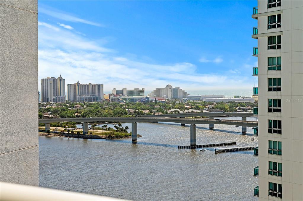 Picture of 241 Riverside Drive Unit 1909, Daytona Beach, FL 32117
