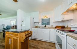 Picture of 144 Melody Lane, Tarpon Springs, FL 34689