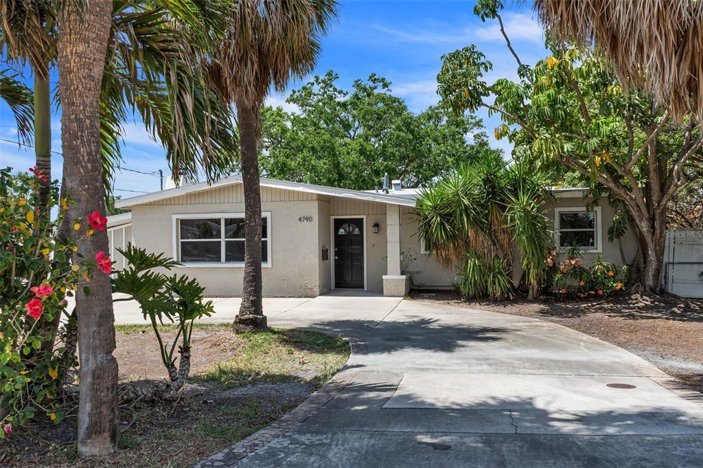 Picture of 4790 Shore Acres Boulevard Ne, St Petersburg, FL 33703
