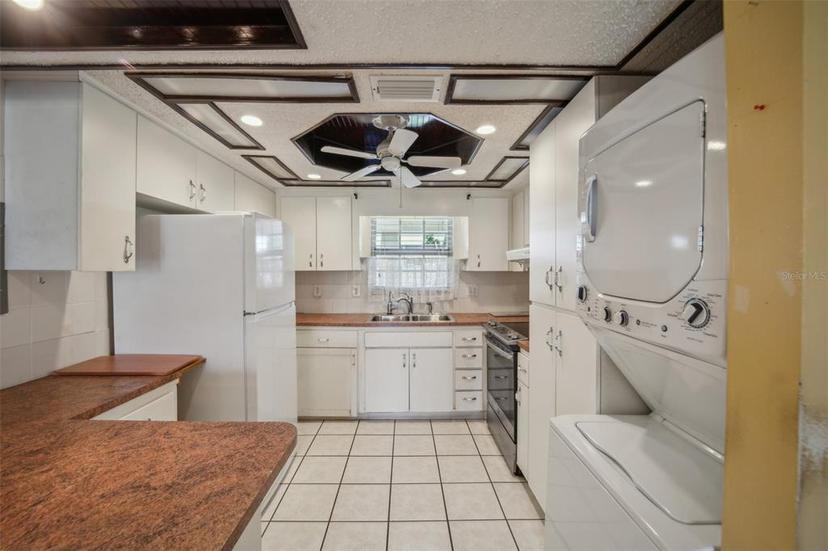 Picture of 122 N Kings Avenue Unit 101, Brandon FL 33510