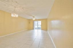 Picture of 122 N Kings Avenue Unit 101, Brandon, FL 33510