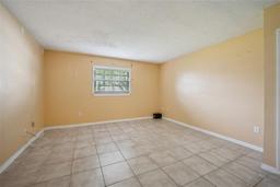 Picture of 122 N Kings Avenue Unit 101, Brandon, FL 33510