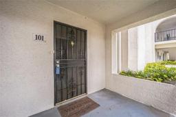 Picture of 122 N Kings Avenue Unit 101, Brandon, FL 33510