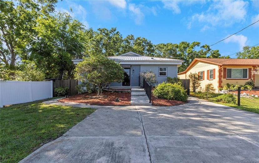 Picture of 403 Saint Petersburg Drive W, Oldsmar FL 34677