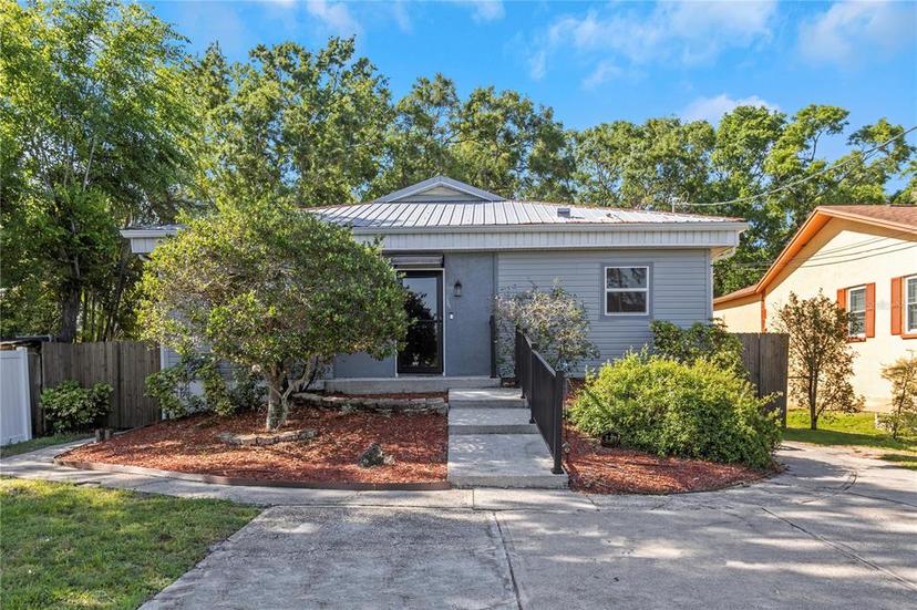 Picture of 403 Saint Petersburg Drive W, Oldsmar FL 34677