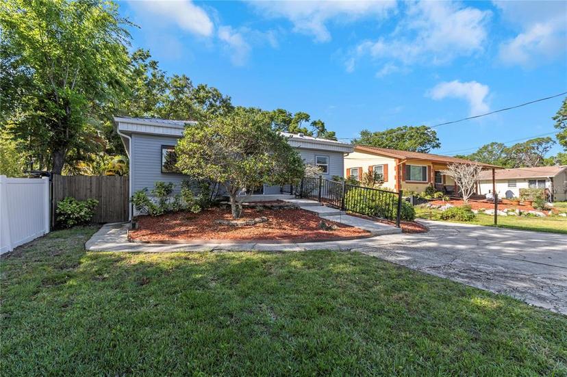 Picture of 403 Saint Petersburg Drive W, Oldsmar FL 34677