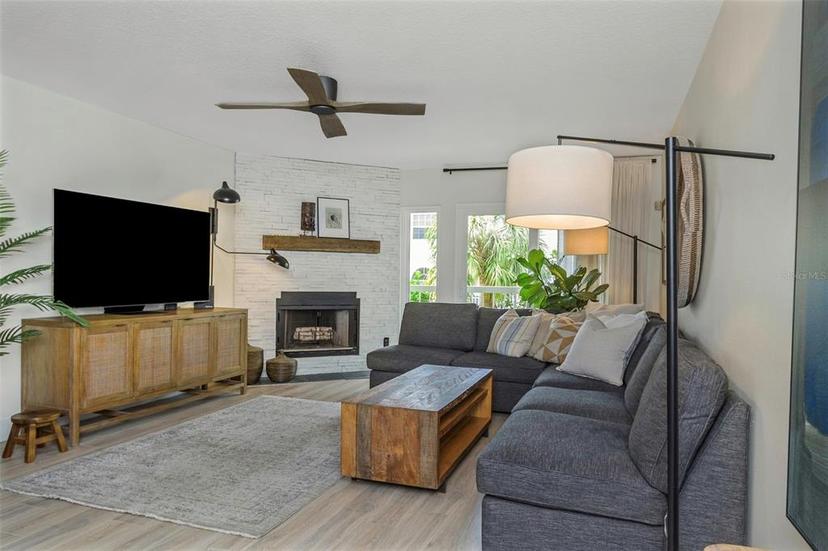 Picture of 375 Madeira Circle, St Petersburg FL 33715