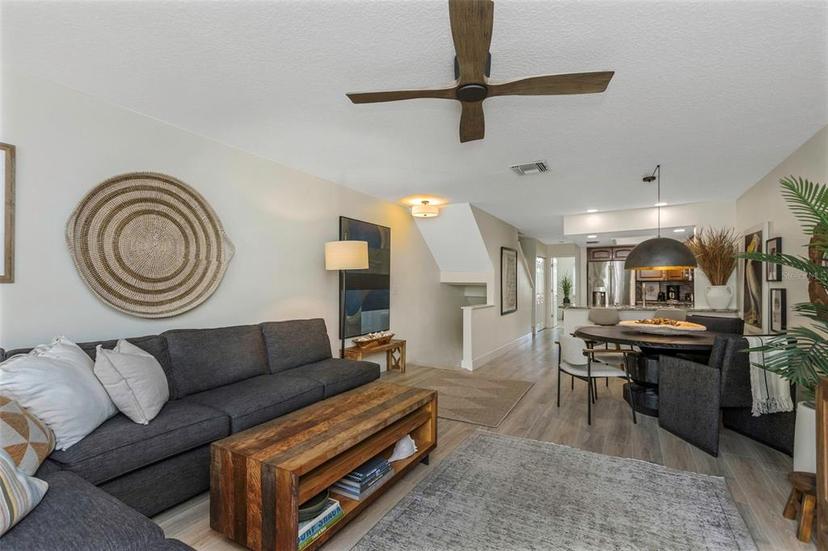 Picture of 375 Madeira Circle, St Petersburg FL 33715