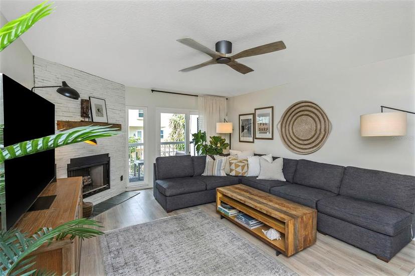 Picture of 375 Madeira Circle, St Petersburg FL 33715